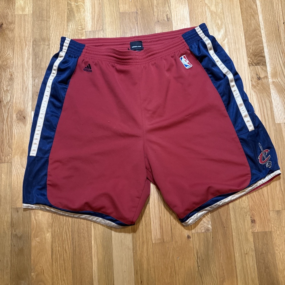 Vintage Cleveland Cavaliers Shorts Mens XL Red NBA Basketball Adidas Mesh